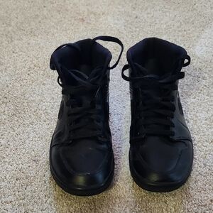 Classic Black Men's Sneakers